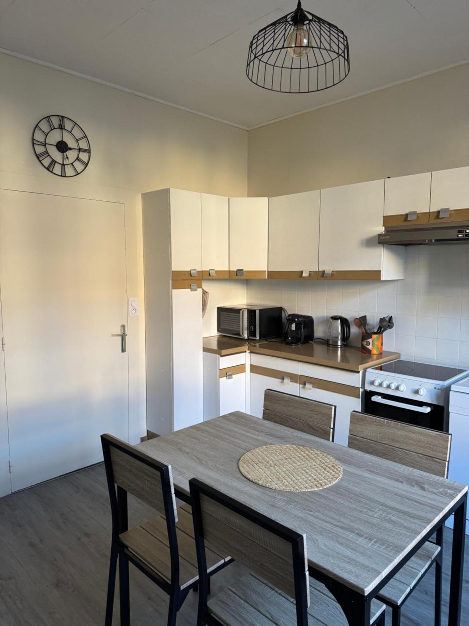Appartement T4 70M2 - Meuble - Centre Ville - Proche Thermes لون-لو-سونييه المظهر الخارجي الصورة